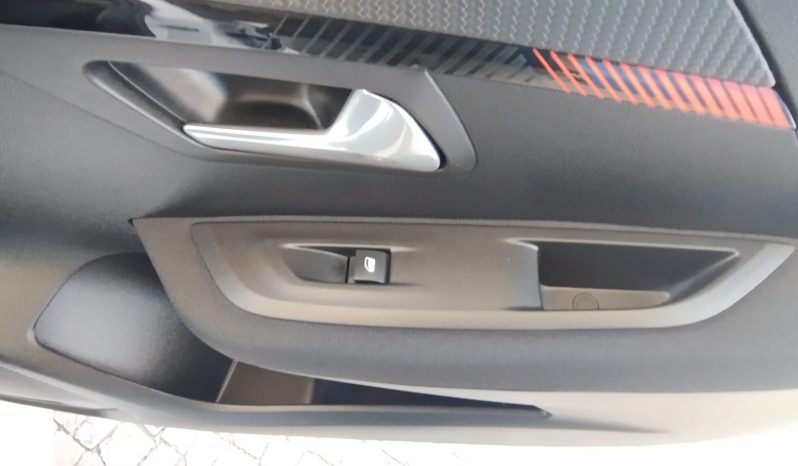 Peugeot e-208 completo