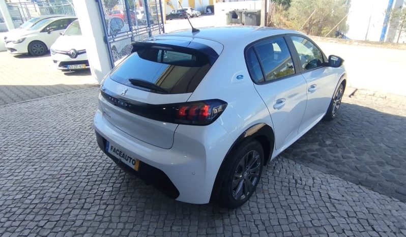 Peugeot e-208 completo