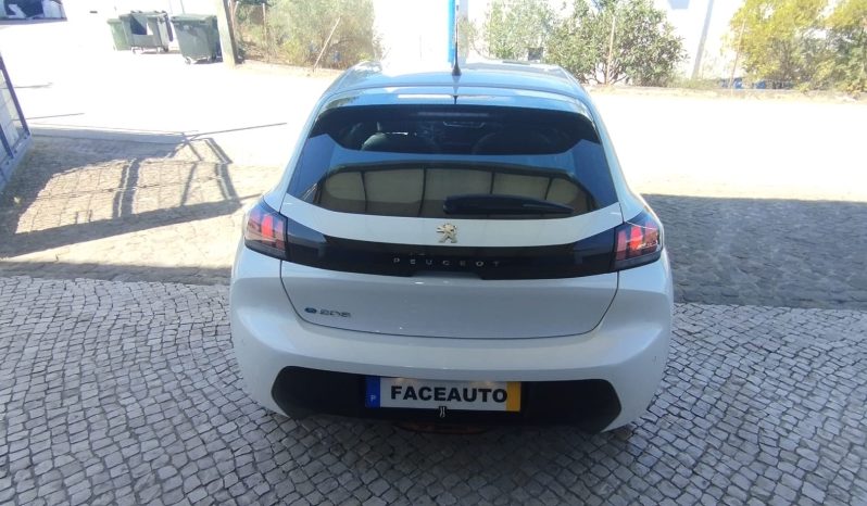 Peugeot e-208 completo