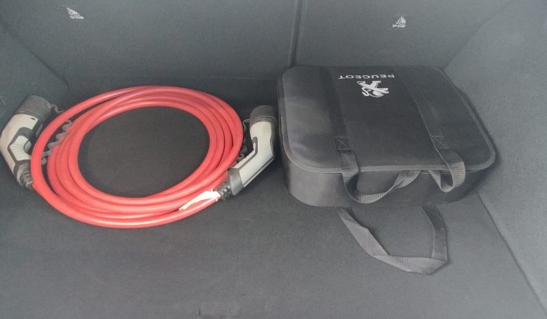 Peugeot e-208 completo