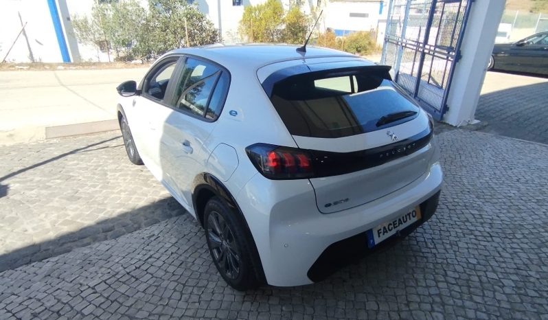 Peugeot e-208 completo