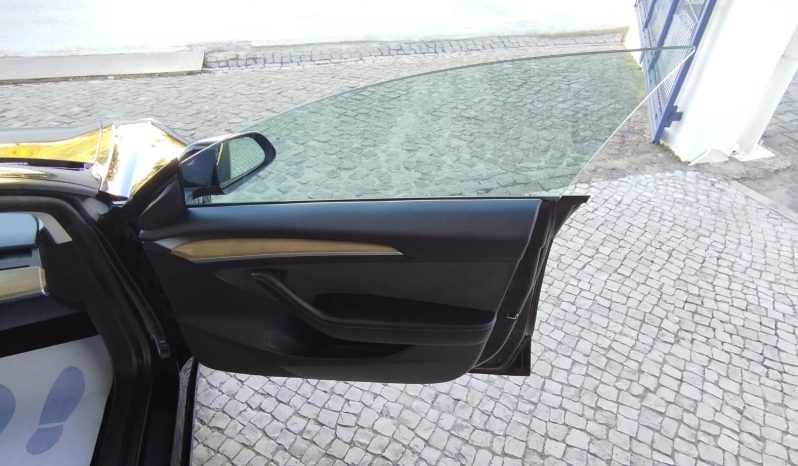 Tesla model 3 completo
