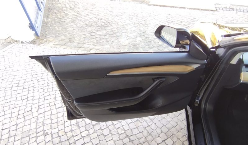 Tesla model 3 completo