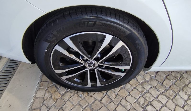 Mercedes CLA 180 completo