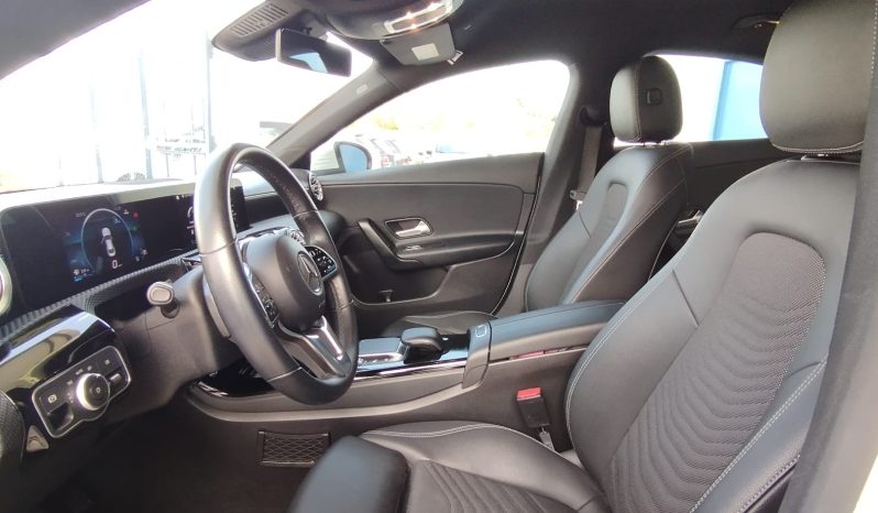 Mercedes CLA 180 completo