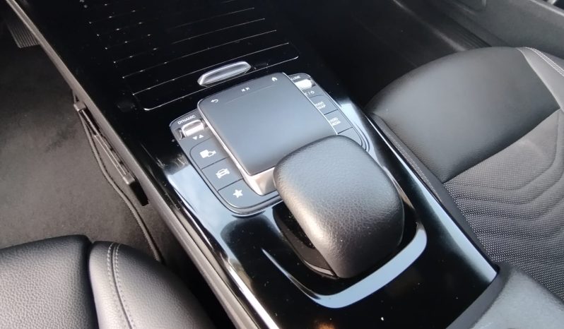 Mercedes CLA 180 completo