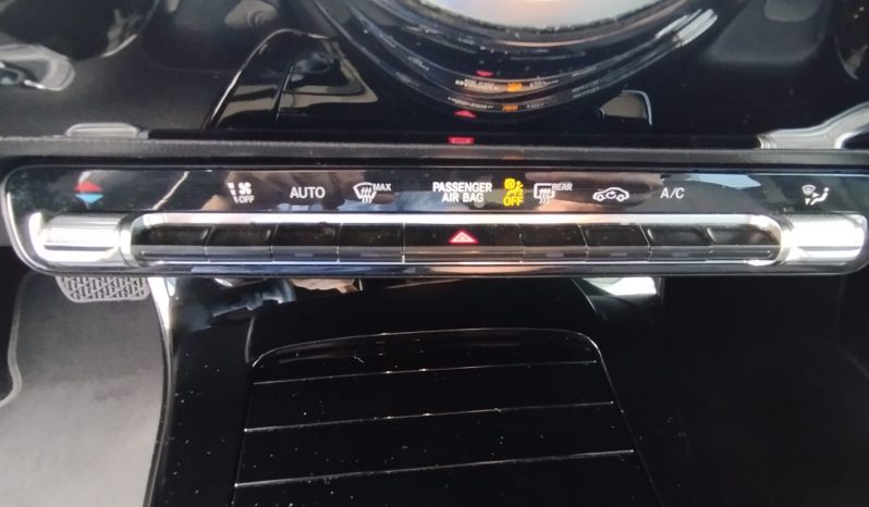 Mercedes CLA 180 completo