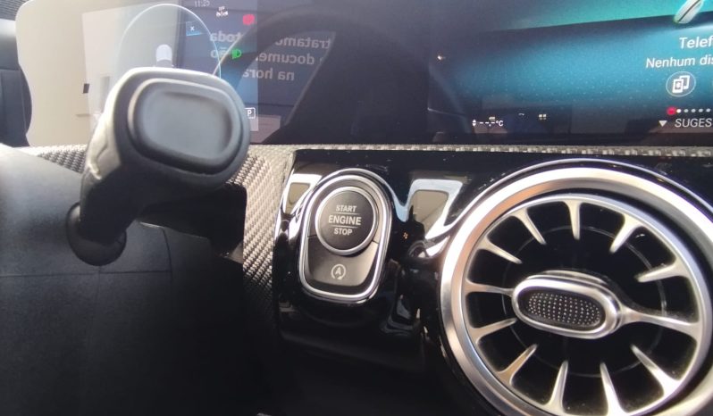 Mercedes CLA 180 completo