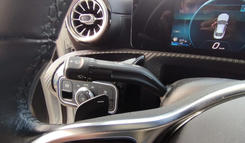 Mercedes CLA 180 completo