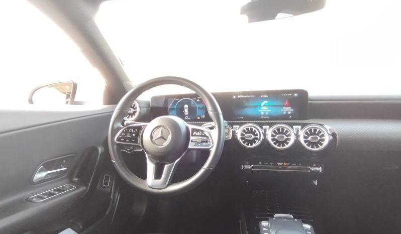 Mercedes CLA 180 completo