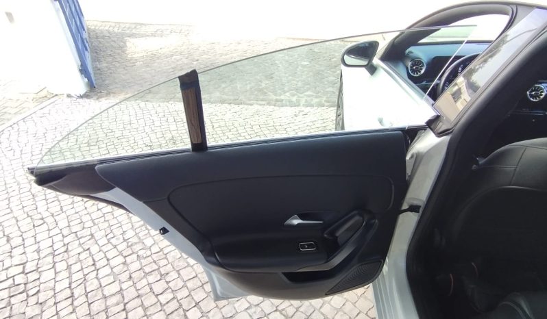 Mercedes CLA 180 completo