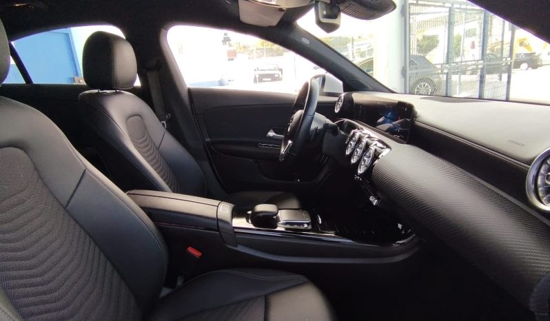 Mercedes CLA 180 completo