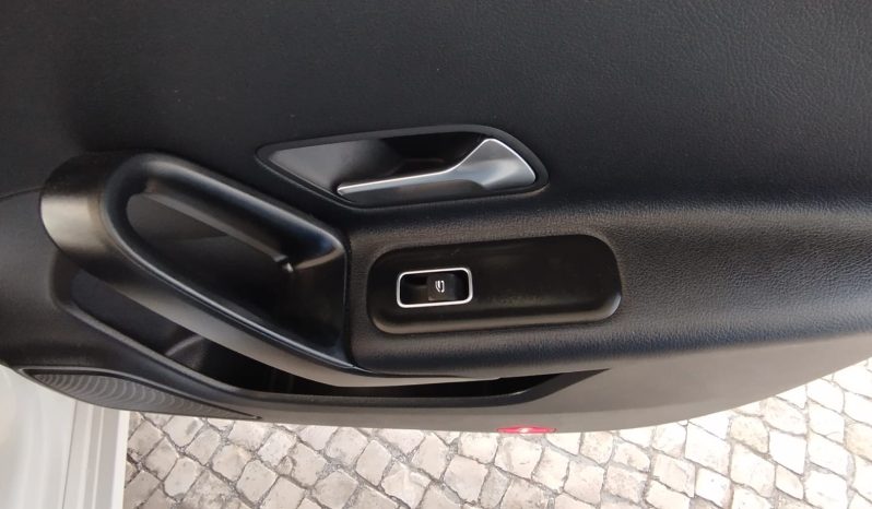 Mercedes CLA 180 completo