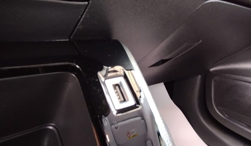 Peugeot e-208 completo