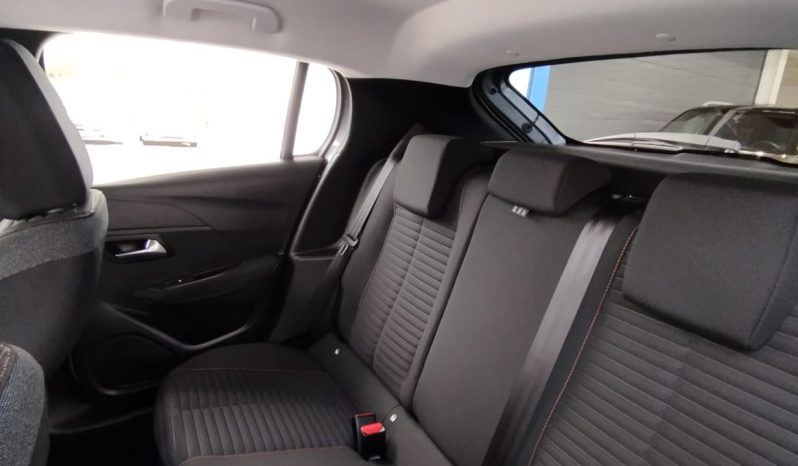 Peugeot e-208 completo