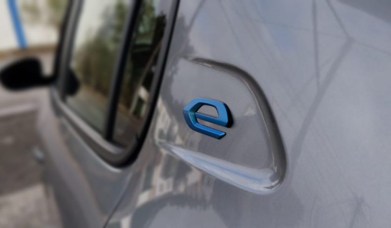 Peugeot e-208 completo