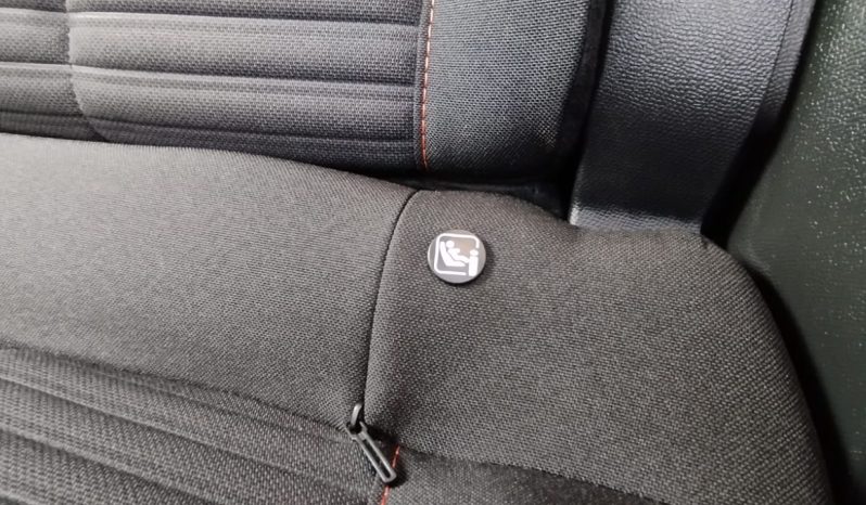 Peugeot e-208 completo