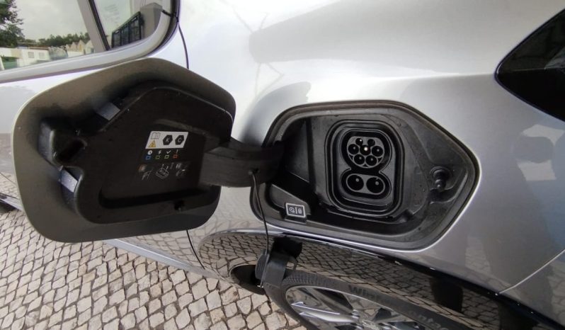 Peugeot e-208 completo