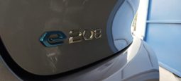 Peugeot e-208 completo