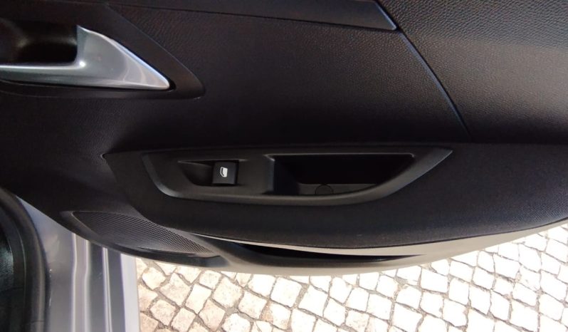 Peugeot e-208 completo