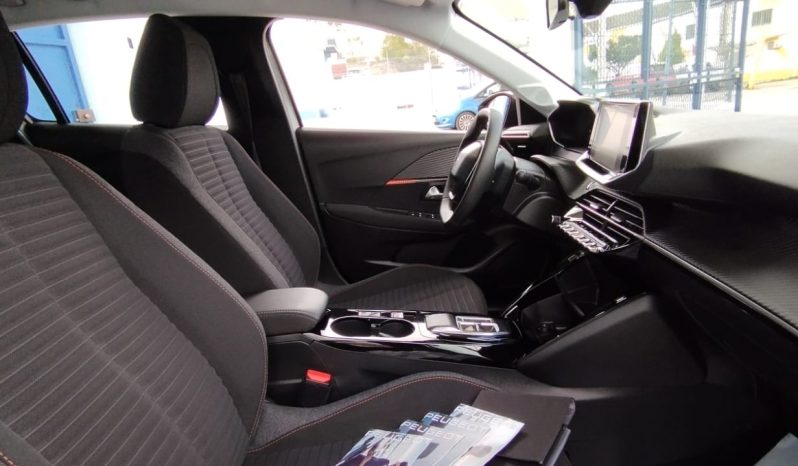 Peugeot e-208 completo