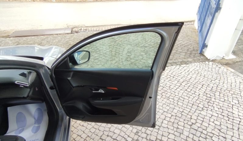 Peugeot e-208 completo