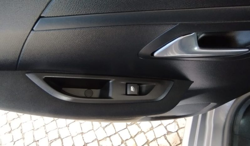 Peugeot e-208 completo