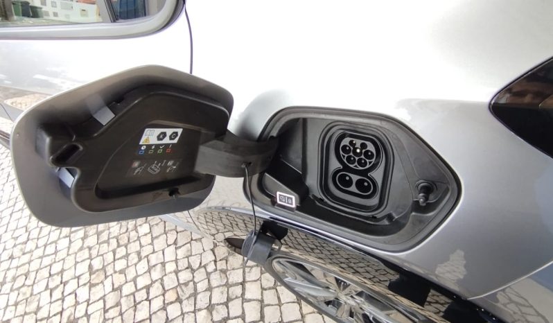 Peugeot e-208 completo