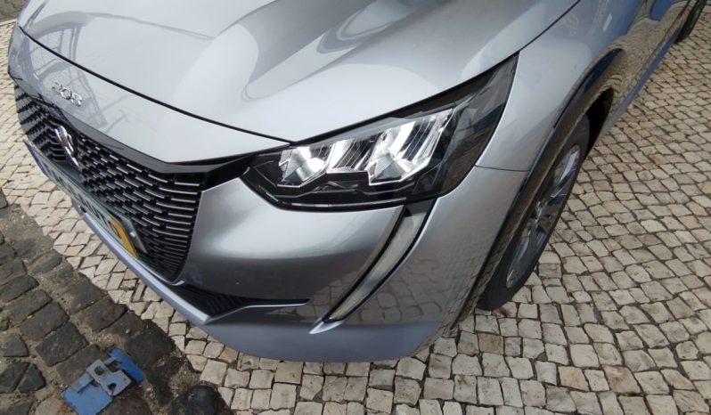 Peugeot e-208 completo