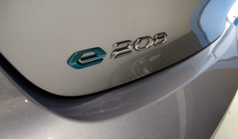 Peugeot e-208 completo