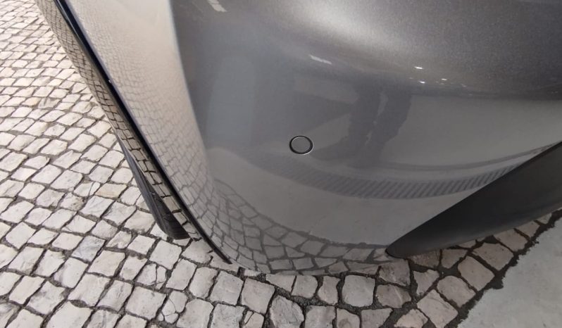 Peugeot e-208 completo