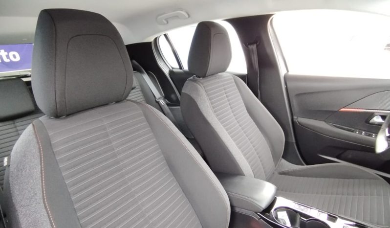 Peugeot e-208 completo