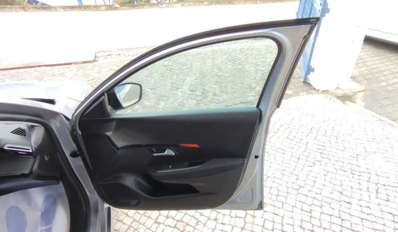 Peugeot e-208 completo