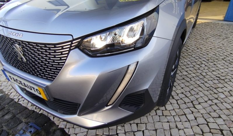 Peugeot e-2008 completo