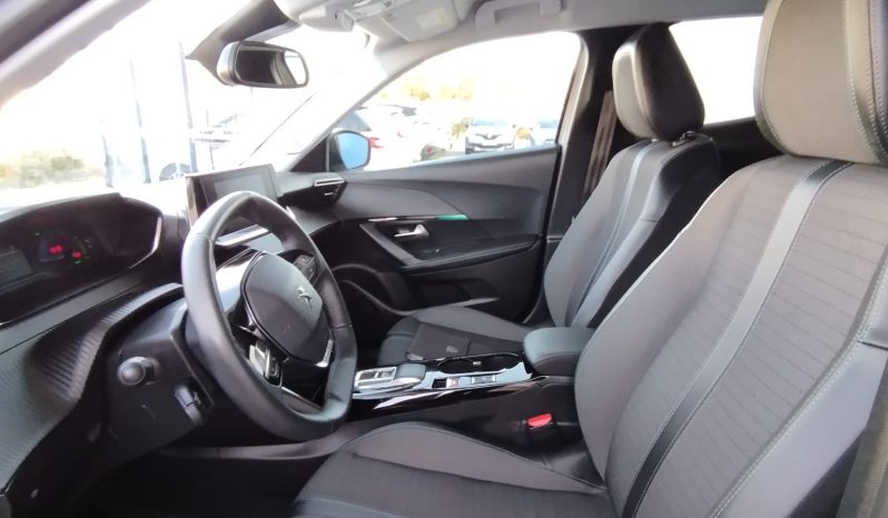 Peugeot e-2008 completo