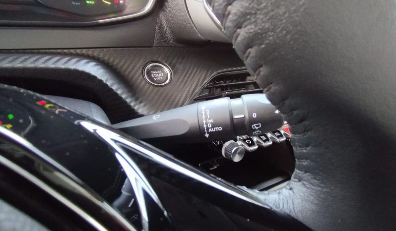 Peugeot e-2008 completo