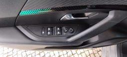 Peugeot e-2008 completo