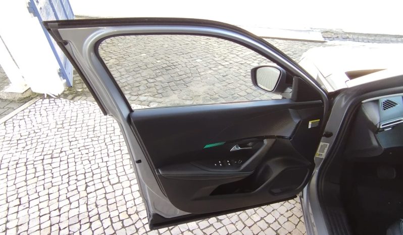 Peugeot e-2008 completo