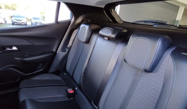 Peugeot e-2008 completo