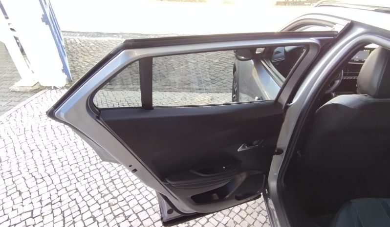 Peugeot e-2008 completo