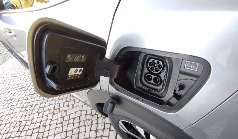 Peugeot e-2008 completo