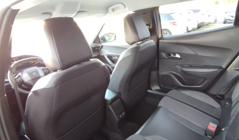 Peugeot e-2008 completo