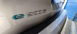 Peugeot e-2008 completo