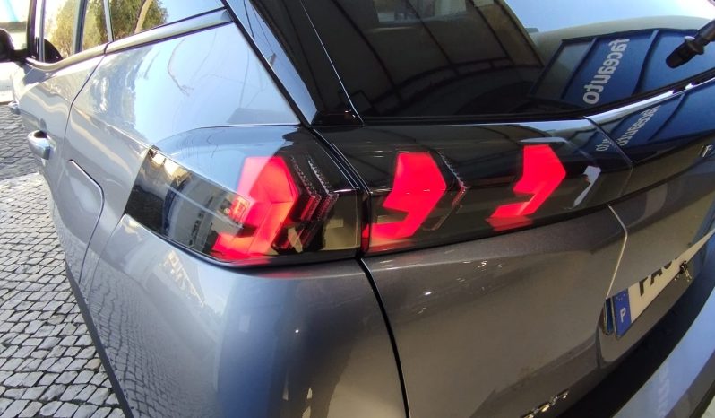 Peugeot e-2008 completo