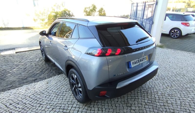 Peugeot e-2008 completo