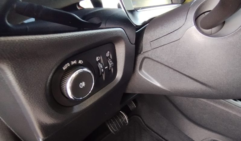 Opel E-Corsa completo