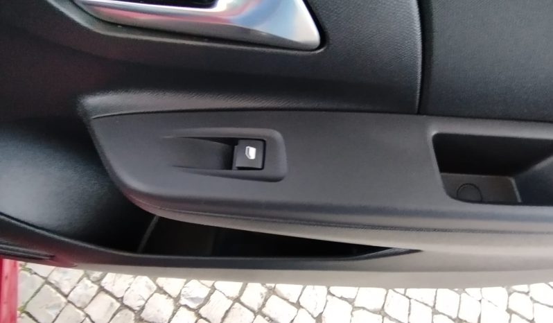 Opel E-Corsa completo