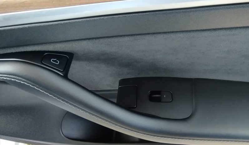 Tesla Model 3 completo