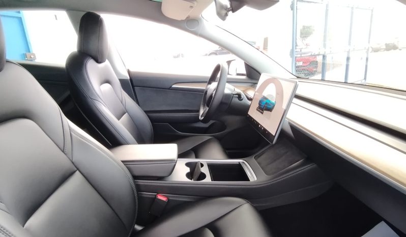 Tesla Model 3 completo