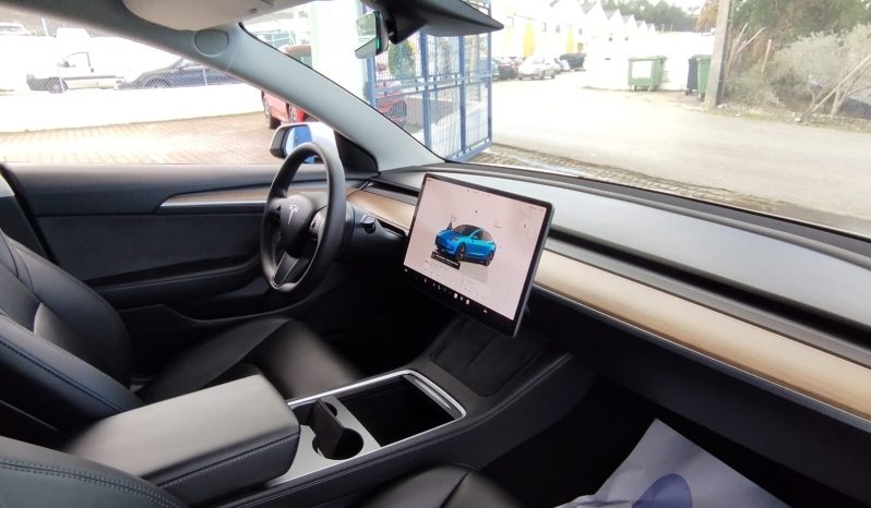 Tesla Model 3 completo